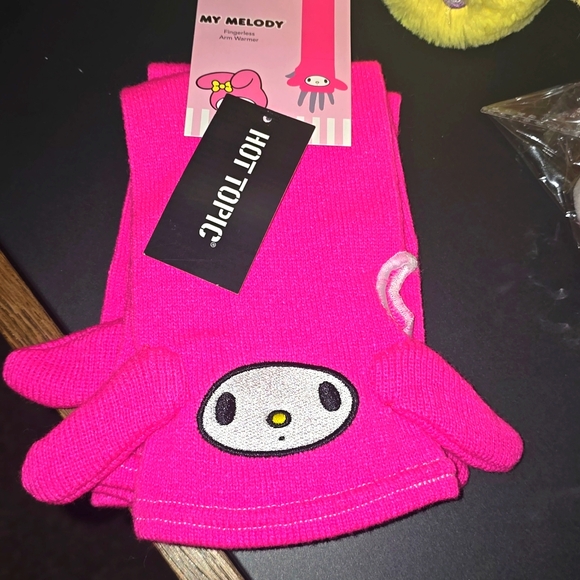 Sanrio Accessories - BNWT My Melody Fingerless Gloves